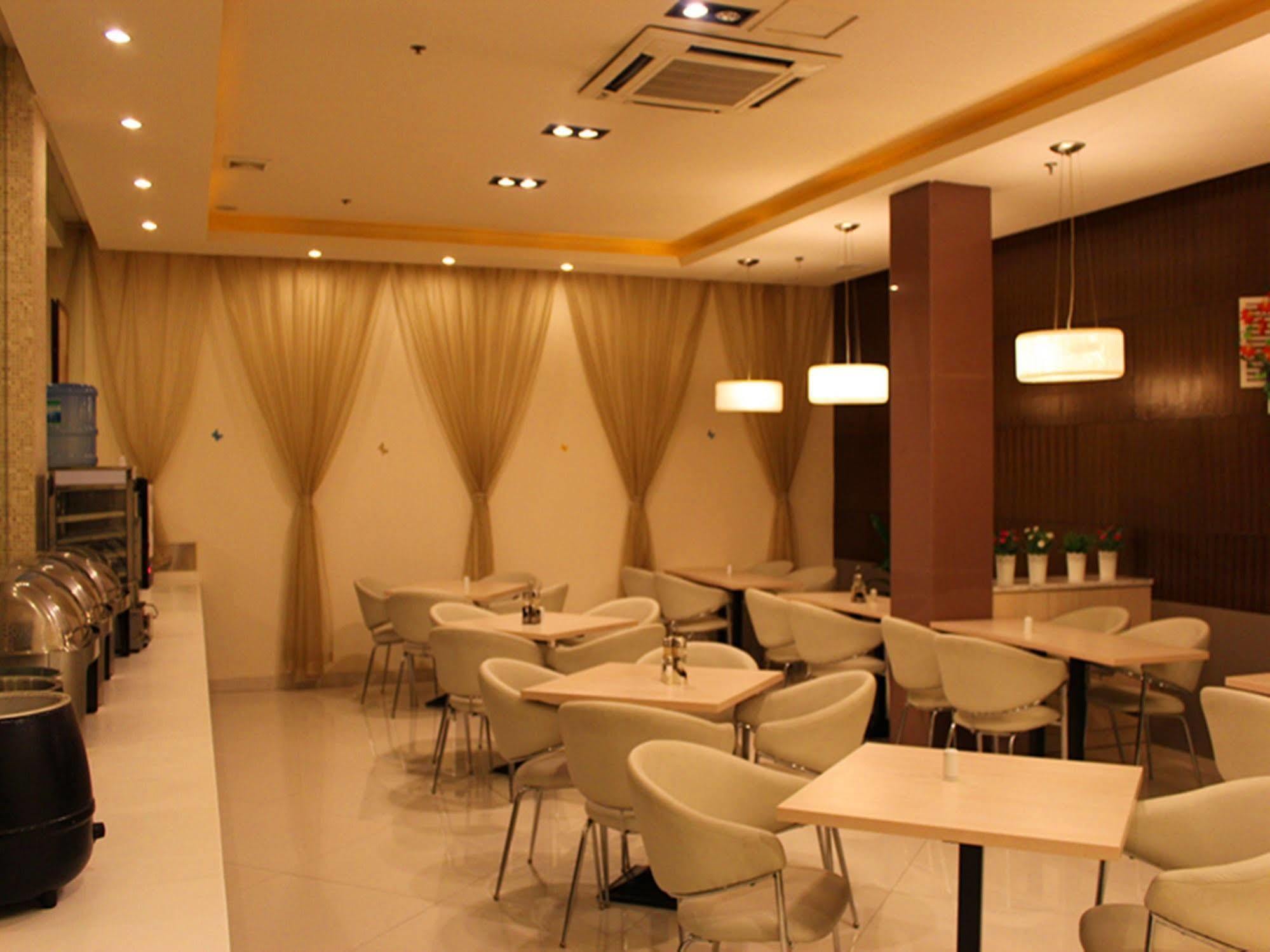 Jingjiang Inn Shanghai Jiading Chengzhong Road מראה חיצוני תמונה