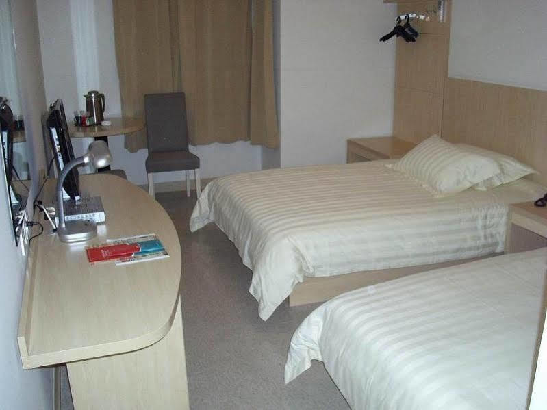 Jingjiang Inn Shanghai Jiading Chengzhong Road מראה חיצוני תמונה